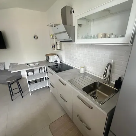 Doria House 1 *
